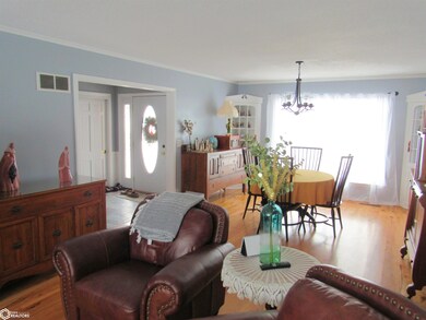 1106 E Franklin St, Bloomfield, IA 52537 - photo 2