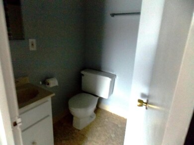 fullm bath with shower