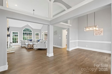 1404 Mount Isle Harbor Dr, Charlotte, NC 28214 - photo 6