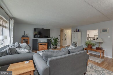 860 Lower Ferry Rd unit 2C, Ewing, NJ 08628 - photo 3