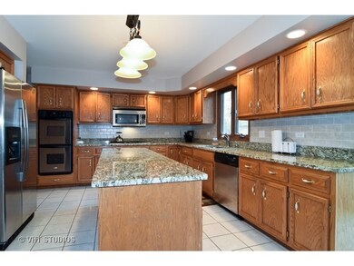 3308 Tussell St, Naperville, IL 60564 - photo 2