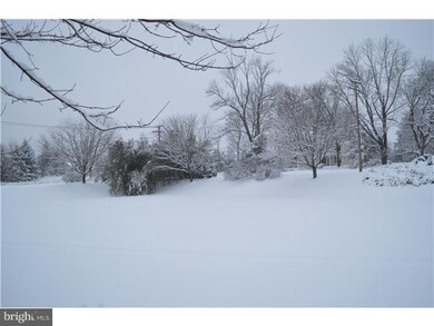 5220 Lovering Dr, Doylestown, PA 18902 - photo 4