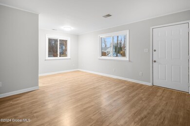 Interior 01