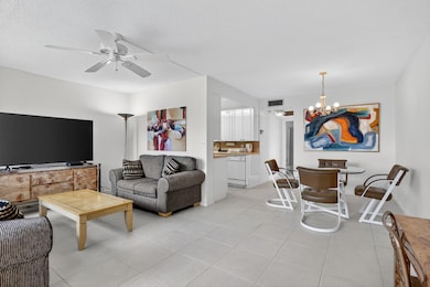 326 Grantham B unit 326, Deerfield Beach, FL 33442 - photo 2