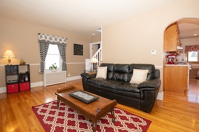 32 Rowena St, Worcester, MA 01606 - photo 2