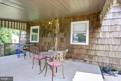 301 E Carpenter Ave, Myerstown, PA 17067 - photo 5