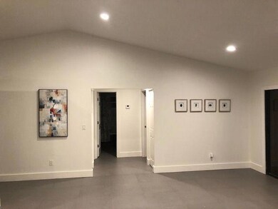 4225 SEMTAMARIND ST LIV RM