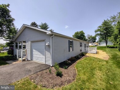 113 Carver Ln, Royersford, PA 19468 - photo 2