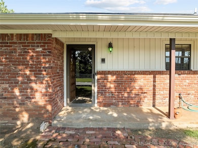 656 Evergreen St, Lone Grove, OK 73443 - photo 2