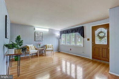 989 Circle Dr, Halethorpe, MD 21227 - photo 7