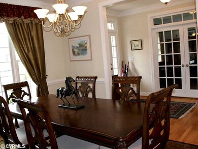 Dining Room - This gorgeous, formal Dining Room fe