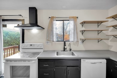 220 Blakeslee St unit 220, Bristol, CT 06010 - photo 7