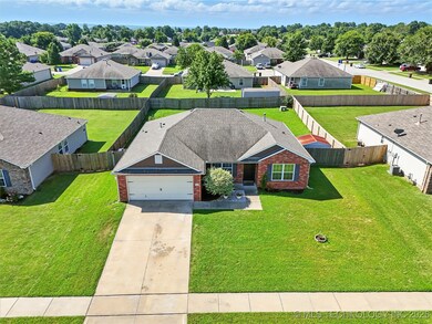 2705 W Charlotte St, Broken Arrow, OK 74011 - photo 3