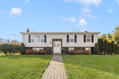 95 Amy Dr, Cranston, RI 02921 - photo 2