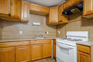 19505 Pennington Dr, Detroit, MI 48221 - photo 4