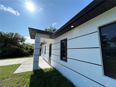 Beautiful front door small terrace
