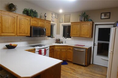 709 Meadow Ln, Raymore, MO 64083 - photo 5