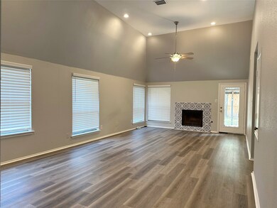 11207 Middleburgh Dr, Tomball, TX 77377 - photo 3