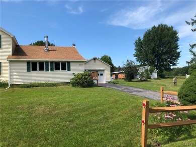 Garage/Barn in the backyard.