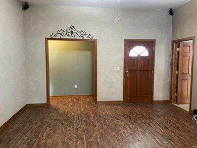 129 S Independence St, Windfall, IN 46076 - photo 6
