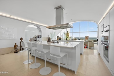 32-web-or-mls-Upmarketmedia_1211Cap-38