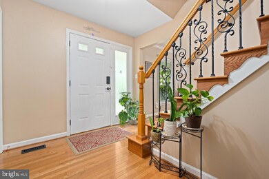 3512 Honey Locust Ct, Fairfax, VA 22033 - photo 3