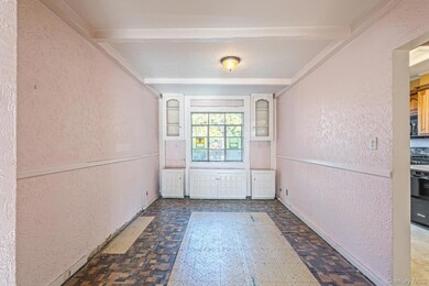 58-15 Clearview Expy, Flushing, NY 11364 - photo 4