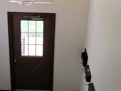 4002 Lexington Dr NE unit C, Cedar Rapids, IA 52402 - photo 4