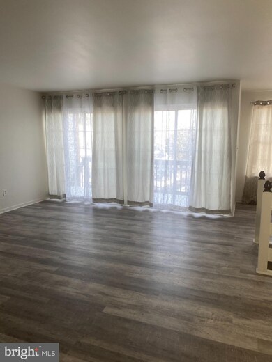 427 Wendover Dr, Norristown, PA 19403 - photo 4