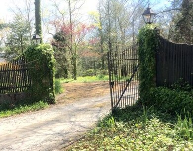 Lighted stone entry