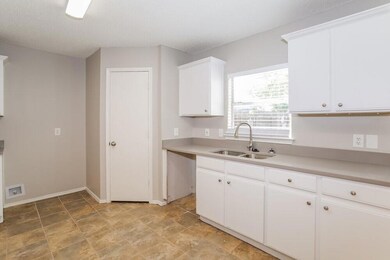 unlisted-address, Denton, TX 76210 - photo 6