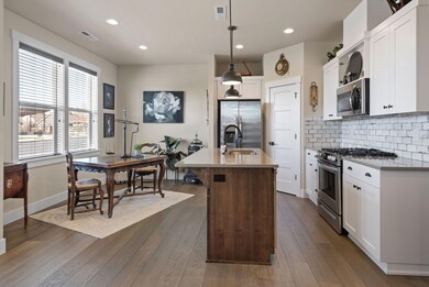 4252 SW 40th St, Redmond, OR 97756 - photo 5