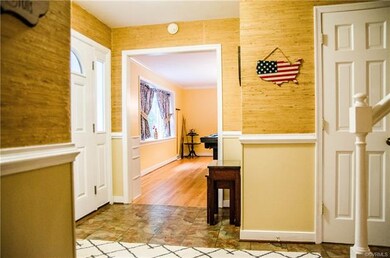 Bright and open Entry