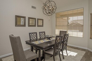 004_Dining Room