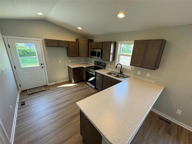 4512 SW 2nd St, Des Moines, IA 50315 - photo 3