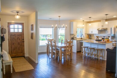 Dining/Kitchen