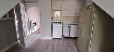 706 N 12th St unit 1/2, Saint Joseph, MO 64501 - photo 4