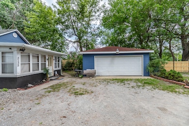 3131 & 3135 Burr St-14