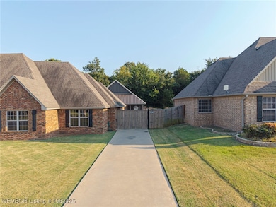 2917 Silver Maple Ln, Poteau, OK 74953 - photo 2