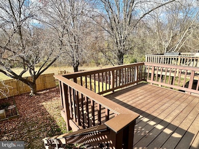 518 Lakes Ct, Westminster, MD 21158 - photo 6