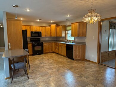 904 Gishwiller St, Sac City, IA 50583 - photo 7
