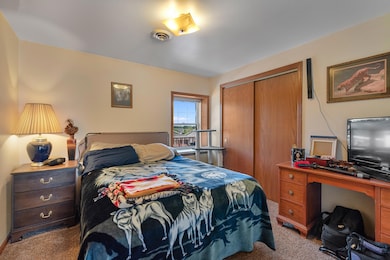 947 Broadmoore Dr unit 1702, Hartford, WI 53027 - photo 5