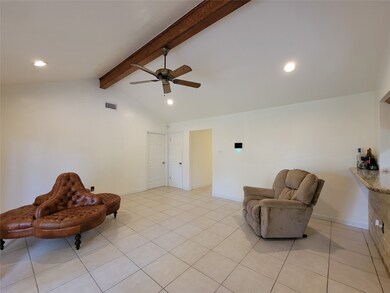 11043 Caribbean Ln, Houston, TX 77089 - photo 4