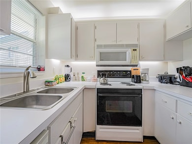 2800 Indian River Blvd unit 4, Vero Beach, FL 32960 - photo 6