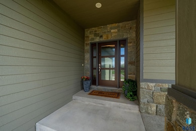 1809 W Gray Gables Cir, Sioux Falls, SD 57108 - photo 2