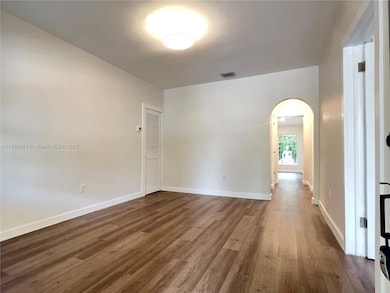 315 NE 110th St unit 2, Miami, FL 33161 - photo 4