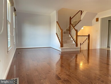 6897 Mclean Province Cir, Falls Church, VA 22043 - photo 7