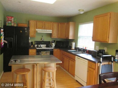 8705 Thornbrook Dr, Odenton, MD 21113 - photo 2