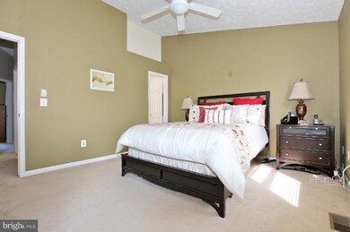 3707 Mazewood Ln, Fairfax, VA 22033 - photo 2