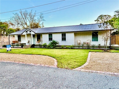 417 Everett St, Saint Simons Island, GA 31522 - photo 2